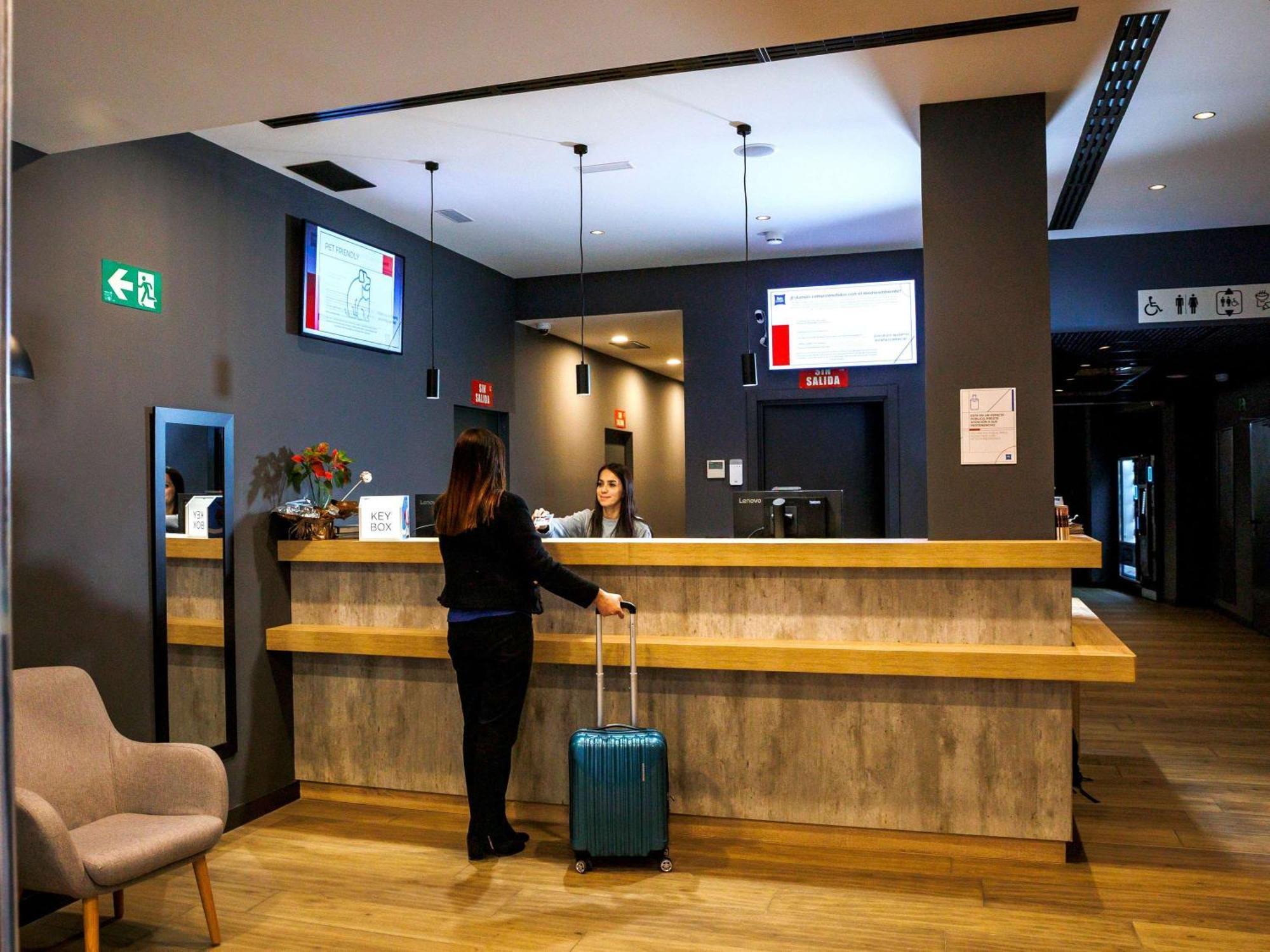 Ibis Budget Logrono Centro Екстер'єр фото